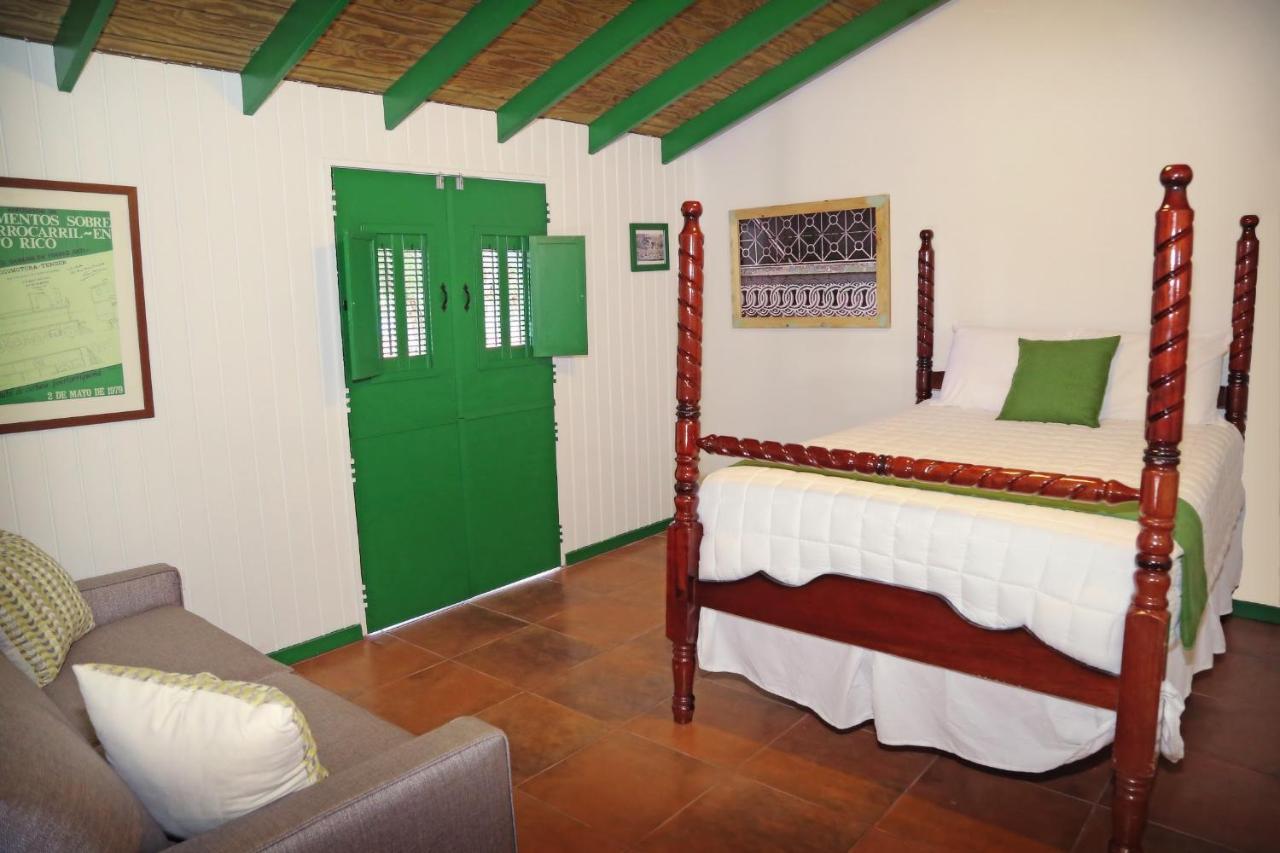 Hotel Hacienda Juanita à Maricao Extérieur photo