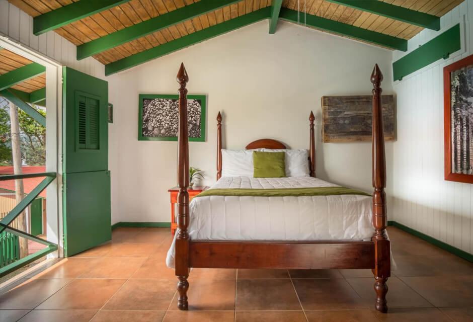 Hotel Hacienda Juanita à Maricao Extérieur photo