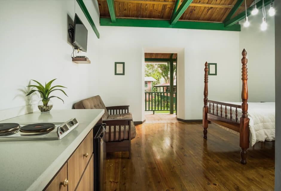 Hotel Hacienda Juanita à Maricao Extérieur photo
